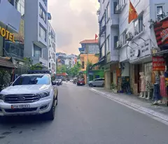 house for sale at 21 truong cong giai cau giay - beautiful location cars avoid business: area 242m2 - 135 billion
