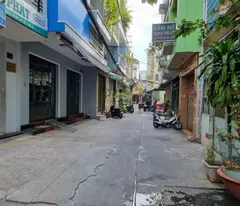 house for sale at alley 8, nguyen trai street, ward 3, district 5: 3x14m - only 9 billion