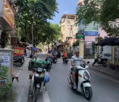 house for sale at hoang ngoc phach center, automobile, business, 32m2, 6m frontage, more than 2 billion