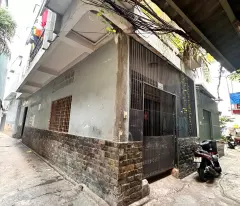 house for sale at su van hanh district 10, 50m2 near van hanh mall, nice location, secure area, only 6.7 billion.