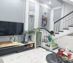 house for sale at the temple of literature, dong da, 40m2, car parking, over 7 billion, free all high-class furniture