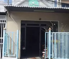 house for sale by owner - beautiful location, convenient business