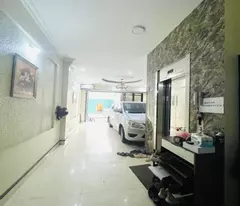 house for sale, car garage division. area 45m - 7t commercial area slightly 9 billion nghia do cau giay. near hoang quoc viet intersection