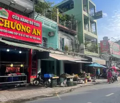 house for sale front front of tan quy market - busy business - good cash flow - rare houses for sale