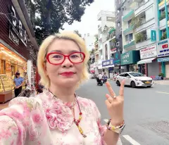 house for sale front of nguyen trai business connection in district 1 right on nguyen van cu. q5 - rare horizontal 7m*21m - on