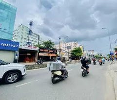 house for sale, frontage on ha huy giap - says nguyen oanh, 8x30m, 2 floors, for rent 40 million, offering 33 billion.