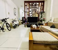 house for sale hoang hoa tham 45m2. 4 floors. 5m frontage. price 9.3 billion ba dinh hanoi