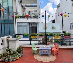 house for sale in alley with cars avoiding each other, le van sy - district 3 - 4.5 x 11m (48 m2) -12.5 billion