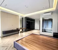 house for sale in bo de, long bien. 60m2*6t, 15 billion. elevators, garages, rare goods fly fast. contact: 0365820395