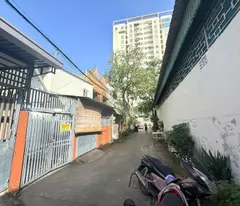 house for sale in car alley, no. 26 linh dong street, thu duc, ho chi minh city. area 532m2, 19 chdv rooms, price 15.7 billion.