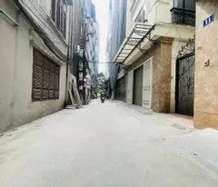 house for sale in chua lang street - dong da, 47m2, mt4.5m, price 17.79 billion