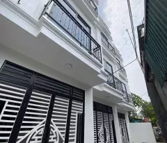 house for sale in chuc son center - car nearby - live right away - 3-storey house