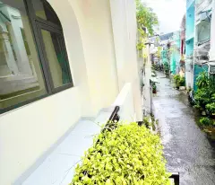 house for sale in district 10, cmt8 connection, car in the house, 44m2, 2 floors, 2 rooms: approximately 6 billion.