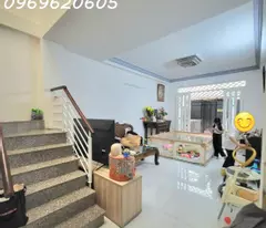 house for sale in district 7, parked car, lam van ben street, 4x20m, price only 7 billion - 80m2
