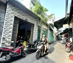 house for sale in doan van boo district - car parking - nguyen than hien circulation - chieu hanoi - nguyen tat thanh.