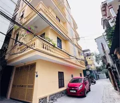 house for sale in duong van be. area: 50mx5t, corner lot with 3 open sides, car access to the house, people building a road to avoid cars. price: 12.6 billion