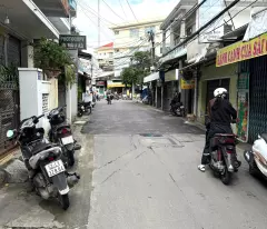 house for sale in front of intersection 7 in nha trang center - nui mot street - 3 floors 1 tum - price 10.5 billion
