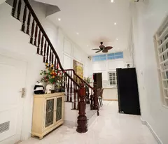 house for sale in gia quat - farmer's lane - civil construction - full house - corner lot - car - 45m - 4 floors approximately 10 billion (tl)