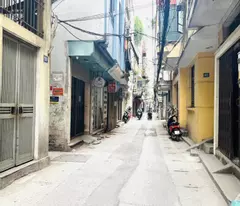 house for sale in hoa binh 7 lane, 70m2, 3 floors, price ha chao only 11.9 billion