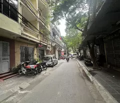 house for sale in hoang cau area, dong da, car entrance, car in front of the house, good business, live in suong