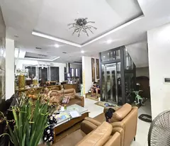 house for sale in hoang hoa tham, ba dinh, 90m2 alley, 4.5 elevator floors, only 17.9 billion