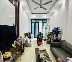 house for sale in hoang hoa tham, tay ho, near the street, 31m2, 5 floors, only 8.2 billion