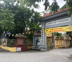 house for sale in hung phuc street, est on the market. 40m2 price 2.5 billion.