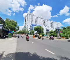 house for sale in hxt nguyen son tan phu, 136m2, 4 floors, elevator, close to big c 15.5 billion