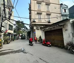 house for sale in kim giang, 130m car parking, 4m wide alley, open to all directions, only 120 million/m2