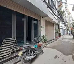 house for sale in lac long quan, area 40m2, 5 floors, 3 bedrooms. sleeping, clear alley, cars pass the house, 30m away from cars (9.9x billion)