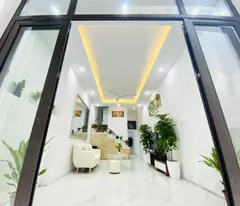 house for sale in lac long quan subdivision, car, near town, nice house right away, 45m2x5t, price 4.75 billion 0969945393