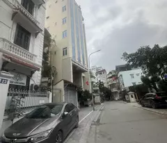 house for sale in lac long quan, tay ho. 40m2 5 floors mt 4m price 9 billion - near west lake - thong alley - 10m to car