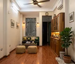 house for sale in lac long quan, tay ho - 60m2 x 5 floors - car through the nh a - corner lot - 2 minutes to the lake - in suong -
