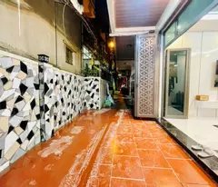 house for sale in ngoc hoi, hoang mai, car 15m from the house, 3m in front of the house, sd 29m2, 5.95 billion(ctl)