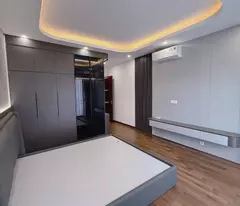 house for sale in ngoc thuy long bien with car parked at the gate - about 6 billion (tl)