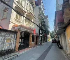house for sale in nguyen son-long bien 9.5 billion 54m, 6 elevator floors, 8.2m area. cars parked at the gate. modern tk.
