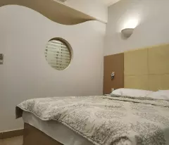 house for sale in nguyen thien thuat alley - area: 47.8m2 selling price: 5.4 billion which side takes care of taxes and fees?