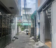 house for sale in phu tho hoa truck alley, tan phu district, 4 x 12m, 3.9 billion.
