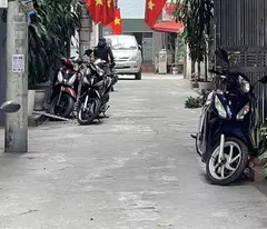 house for sale in quang trung lane, ha dong - damaged road - electric pole in front of the house, ❤️ cars parked at the door, wide alway