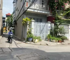 house for sale in thuong thanh long bien, area 67m2*2 floors, 8 billion, 25 corner lots, top business with cars to avoid daily parking