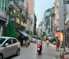 house for sale in thuy khue, tay ho, 30m2, frontage 4.8m, 3 floors, price 3 billion 200 million near the street