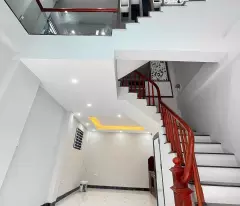 house for sale in tien yen commune, hoai duc. corner lot of 45m2 built with 4 modern split floors. 7-seat car lane past the house