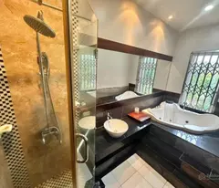 house for sale in tram street, long bien, area 40m2*6 floors 5 billion 95, 1 carport, near school