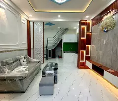 house for sale in ward 8, district 8. 20m from the front of 211 ba dinh and 70m from 152 hung phu