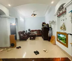 house for sale in xuan thuy, thousands of items, near cars, business, 40m2x3brs - price 7.2 billion