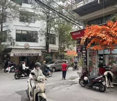 house for sale: kim giang, 37m2, 5 floors, business, truck, market front, rent 300 million/year. a little over 10 billion