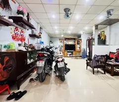 house for sale near xom new neighborhood market - 5.2m horizontal beautiful square windows - 3 floors cast in solid steel reinforced concrete - hang ba