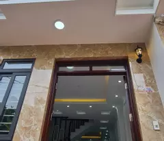 house for sale next to tan lap central market, dan phuong. 40m2 built with 5 floors offset 80m to main axis 422