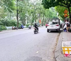 house for sale ngoc lam - long bien - 52m2 x 5t - mt 4.5m -12.8 billion lot - front of avoid car house