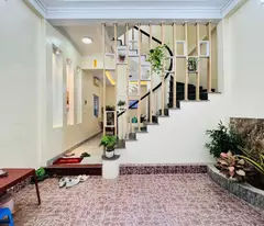 house for sale ngoc thuy-long bien 5.6 billion 43m, 4 floors, 4.3m square footage, good security, full furniture.